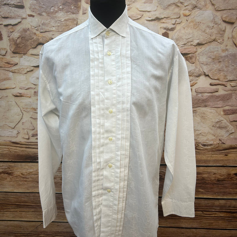 Weißes Vintage-Smokinghemd Casa Moda Nightlife mit Jacquard-Muster, frontal fotografiert.