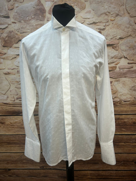 Weißes Vintage Smokinghemd Gr. 38 mit Jacquard-Muster und Kläppchenkragen für Fliege/Smoking.