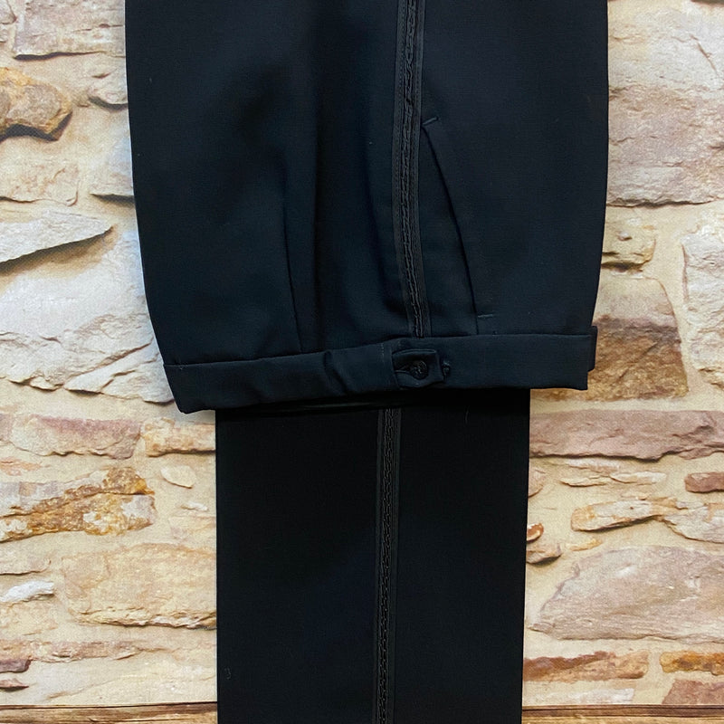 „Detail Grosgrain Seitenstreifen Smokinghose Herren schwarz klassische Abendgarderobe“