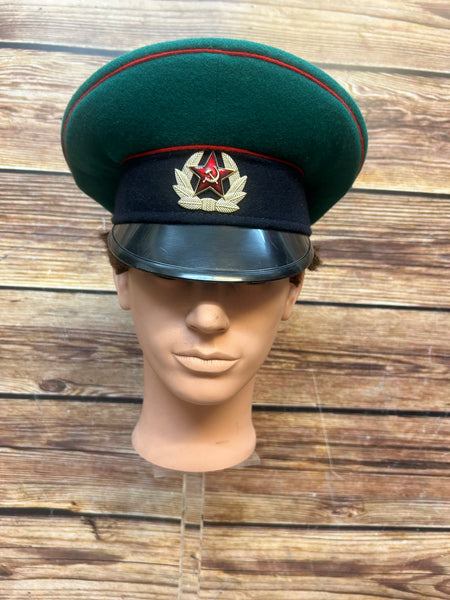 Vintage sowjetische Offiziersmütze Größe 55 mit rotem Sternabzeichen