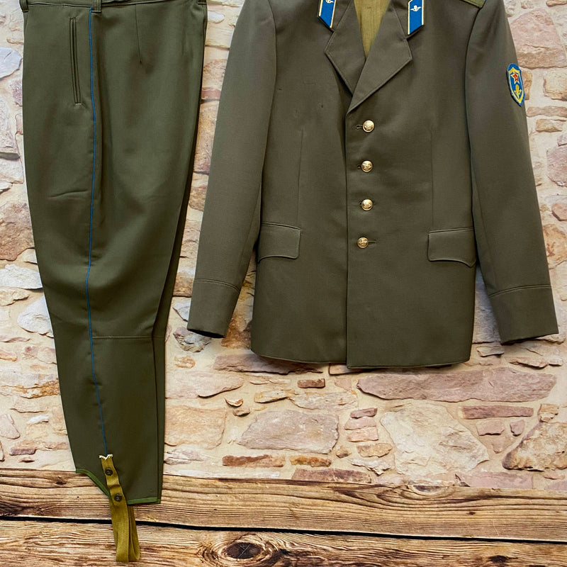 Komplettes sowjetisches Uniform-Set Größe 50, Jacke und Hose.