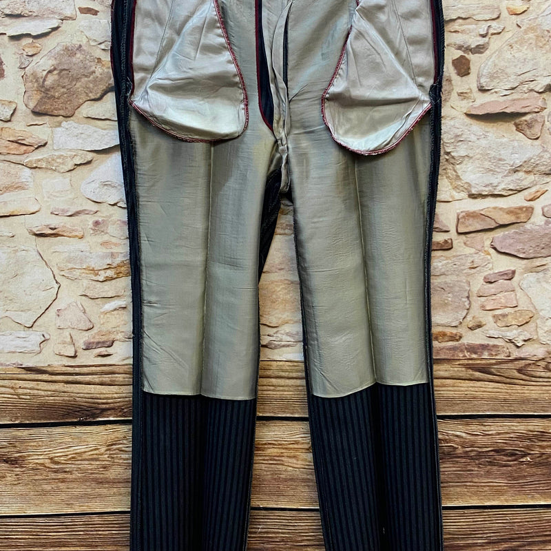 Innenansicht der Stresemannhose mit abgefütterten Hosenbeinen