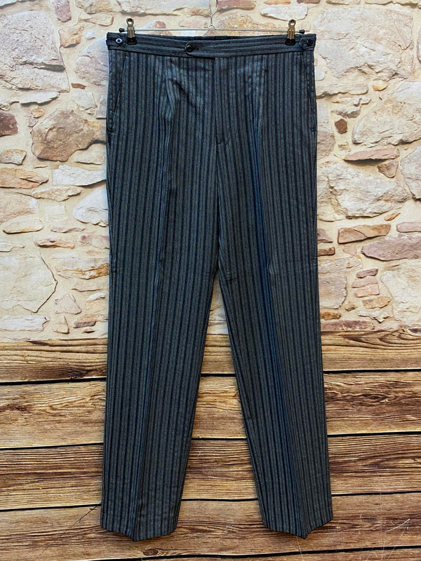 Vorderseite der grau-schwarzen Stresemannhose für Herren