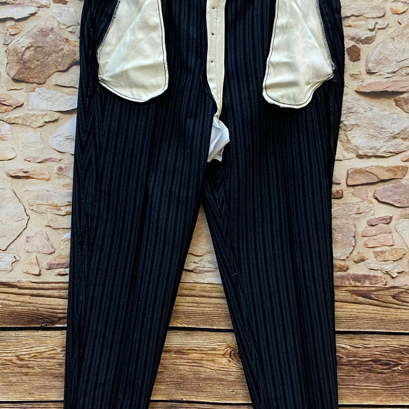 Innenansicht der Stresemannhose mit hellem Taschenfutter