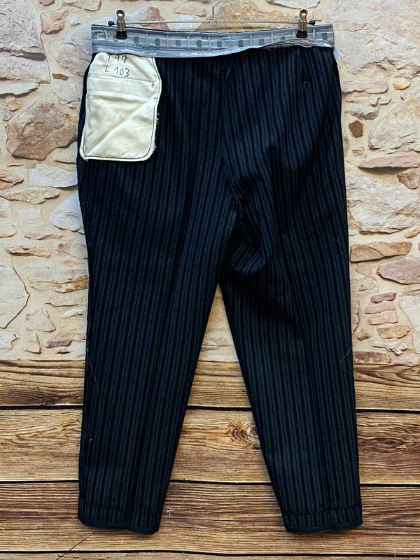 Innenansicht der Stresemannhose mit hellem Taschenfutter