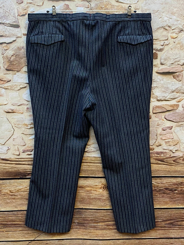 Rückseite der Vintage Stresemannhose mit Pattentaschen
