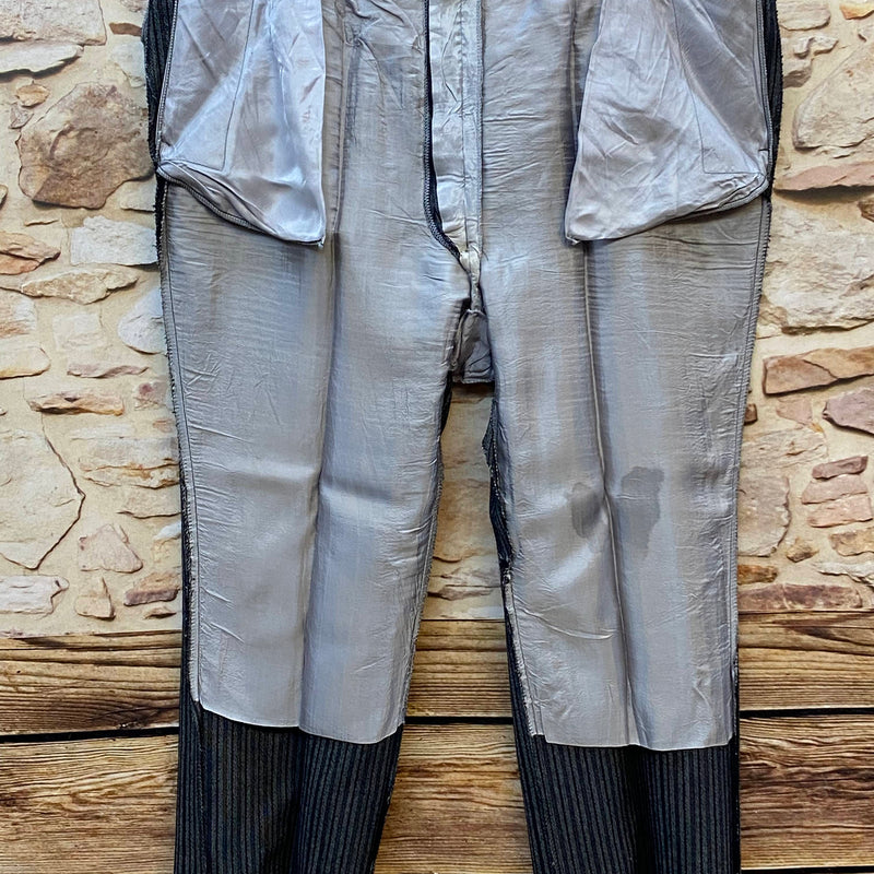 Innenansicht der Stresemannhose mit abgefütterten Beinen