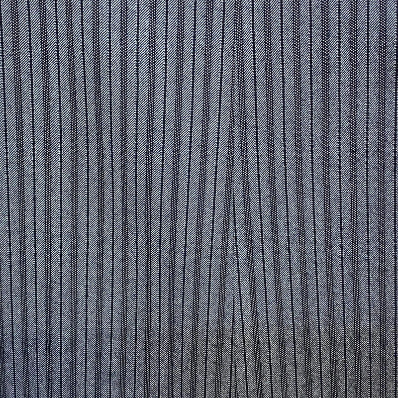 Detailaufnahme des grau-schwarzen Streifenmusters