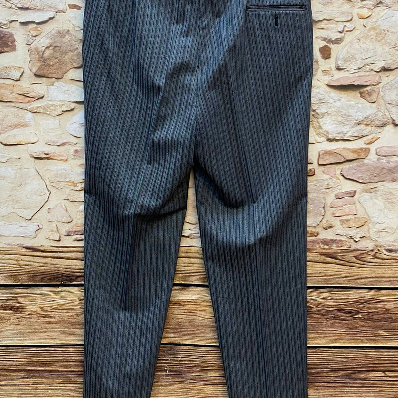 Rückseite der grau-schwarzen Stresemannhose