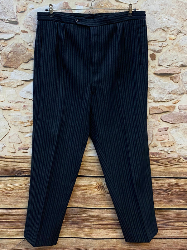 Vorderseite der Vintage Stresemannhose in Größe 54