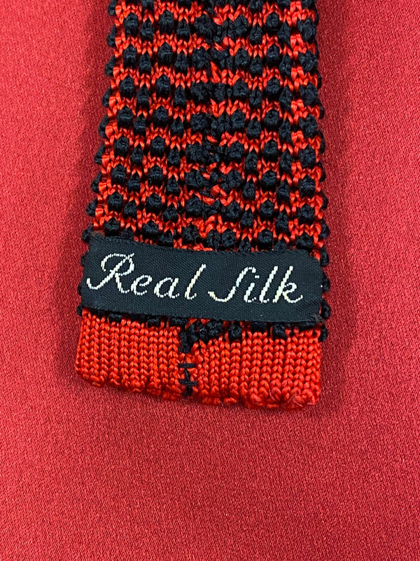 „Spitze der Vintage Seiden Strickkrawatte im Retro Design mit grafischem Muster“
