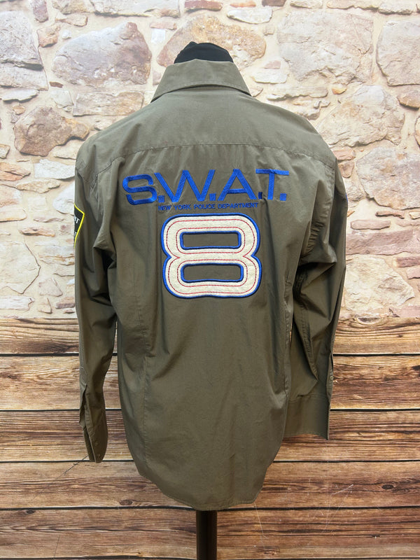 Rückansicht Vintage SWAT Hemd mit großem SWAT-Schriftzug und Zahl 8