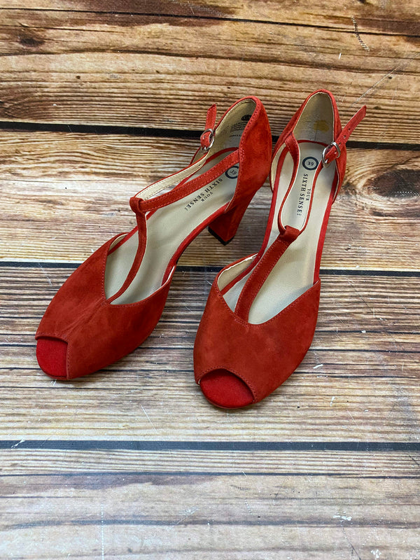 Rote Veloursleder-T-Steg-Pumps im Vintage-Stil mit Blockabsatz, Größe 39 – Damen Retro Schuhe.