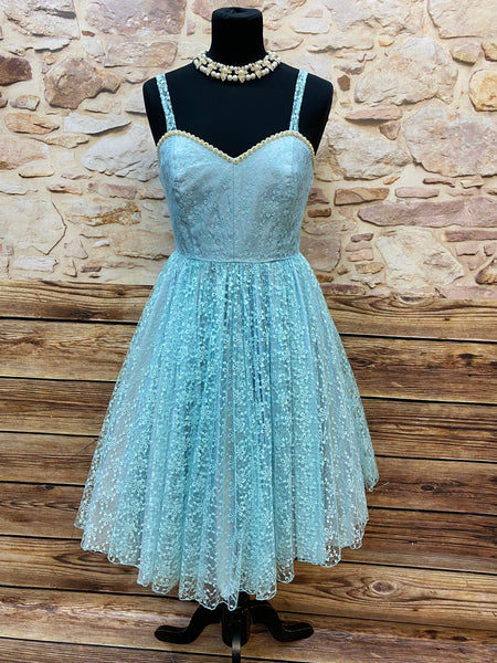 „Vintage Tellerkleid hellblau 50er Spitze Gr 34 Vorderansicht