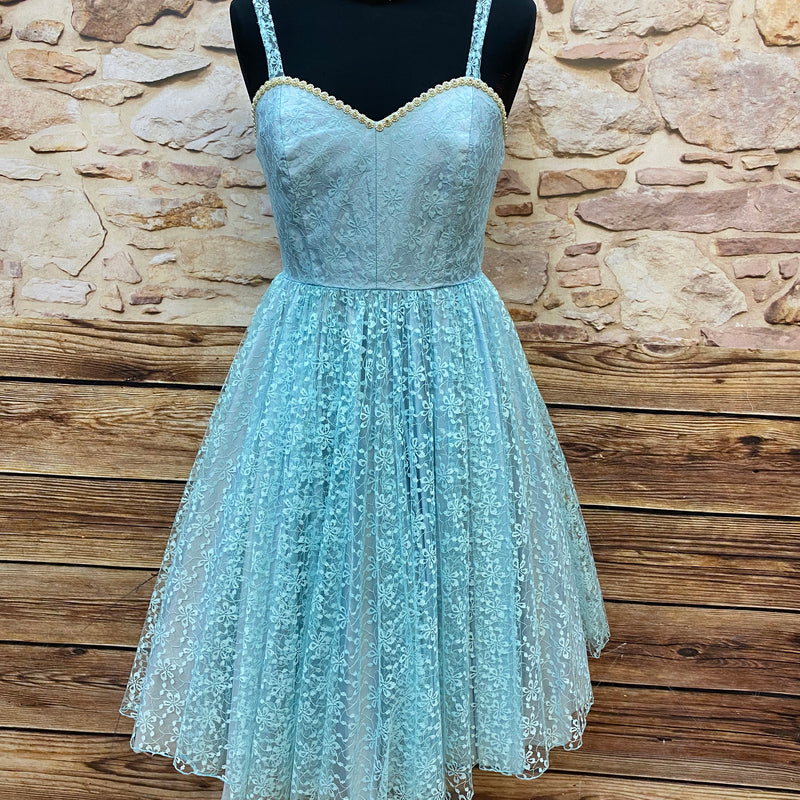 „Vintage Tellerkleid hellblau 50er Spitze Gr 34 Vorderansicht