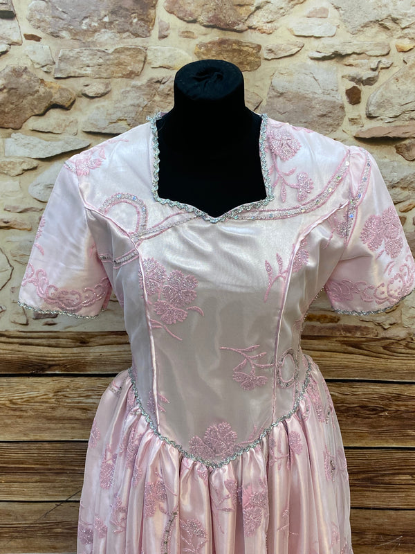 „Rosa Vintage Bühnenkleid Oberteil mit floraler Stickerei und Zierborte“