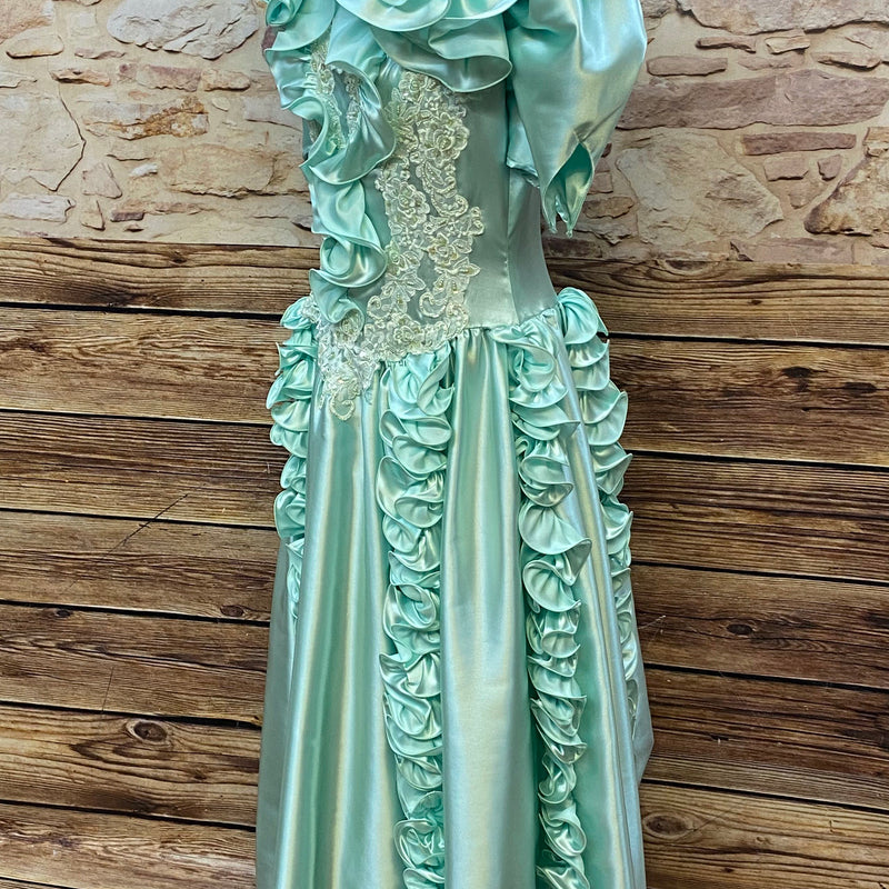 „Seitenansicht Vintage Theaterkostüm mintgrünes Ballkleid mit Rüschenrock