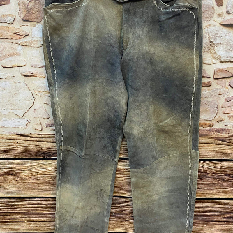 „Vintage Trachten Lederhose Herren grau grün lang mit Gürtel Vorderansicht Echtleder“