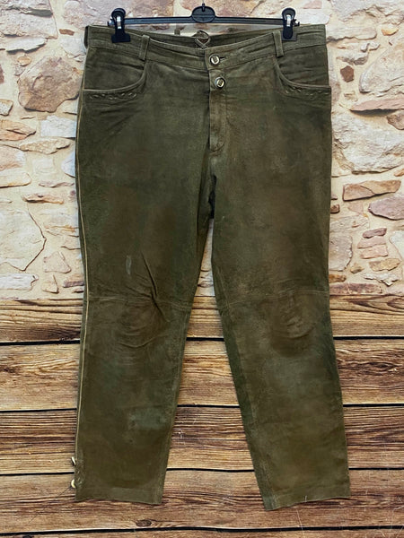 „Vintage Trachten Lederhose Herren grün Vorderansicht Echtleder Größe 56“