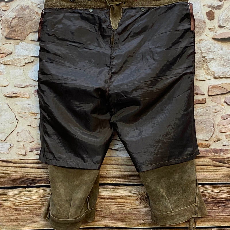 „Innenseite einer 1886 Alphorn Trachten Lederhose mit Futter und Markenetikett“