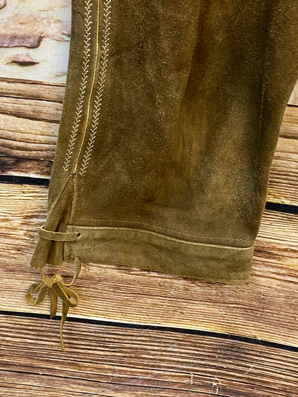 „Kniebund Lederhose Herren braun mit seitlicher Schnürung Detail“