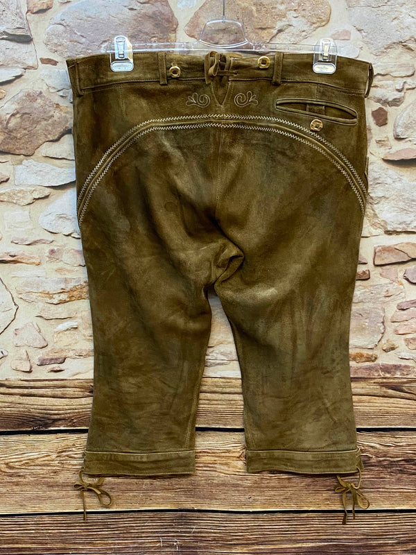 „Original Lederhose Herren olivbraun Rückseite mit traditioneller Nahtführung“