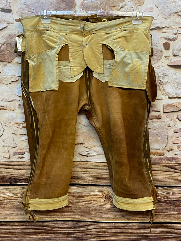 „Innenansicht Vintage Trachtenlederhose mit Futter und Trägeransatz Ansicht 1“