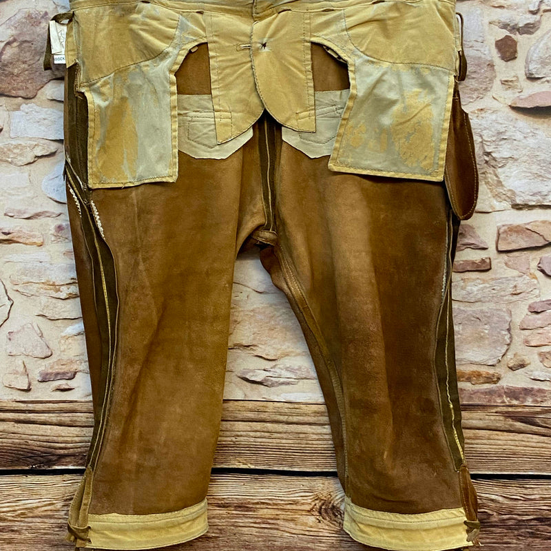 „Innenansicht Vintage Trachtenlederhose mit Futter und Trägeransatz Ansicht 1“