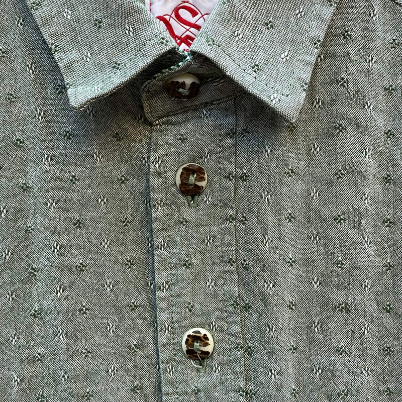 „Trachtenhemd Herren Detail Brusttasche Stickerei grün“