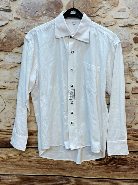 „Vintage Trachtenhemd für Herren in Weiß mit kontrastierenden Knöpfen“