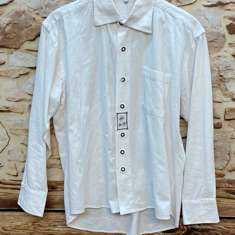 „Vintage Trachtenhemd für Herren in Weiß mit kontrastierenden Knöpfen“