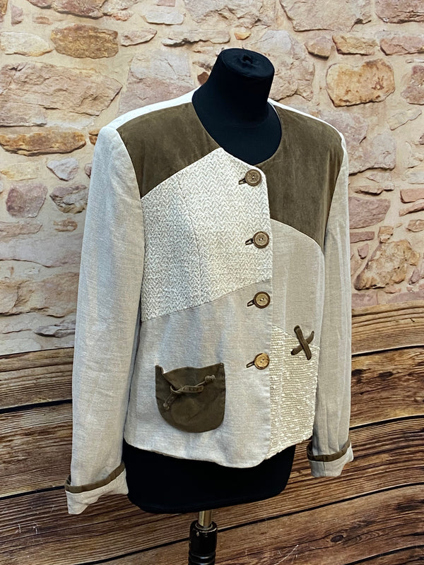 „Trachtenjacke Damen Seitennansicht Landhausstil beige braun Vintage“