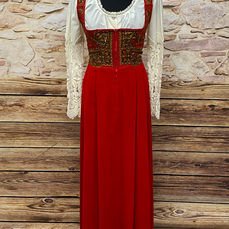 Langes rotes Vintage-Trachtenkleid von Wendelstein mit traditioneller Schürze und Bluse in Größe 36