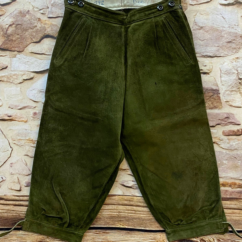 Vintage Damen Trachtenlederhose 3/4 in Olivgrün aus Rauleder Größe 32