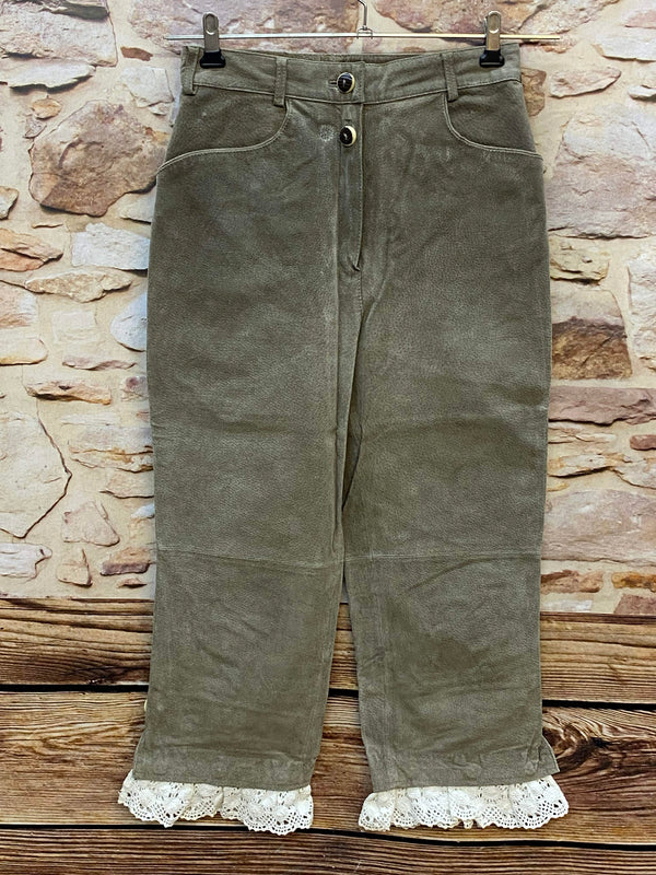 Vintage Damen Trachtenlederhose Größe 36 in Grau-Oliv mit weißer Spitze