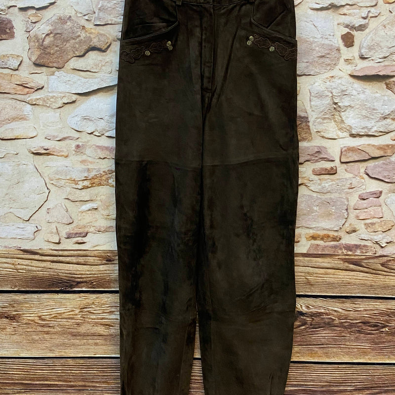 Lange Vintage Trachtenlederhose für Damen in Dunkelbraun aus Leder, Vorderansicht