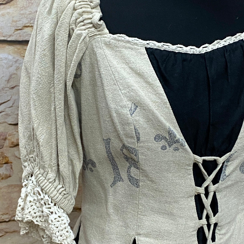 „Elegantes Trachten Oberteil Damen beige schwarz Vintage mit Spitzenärmel“