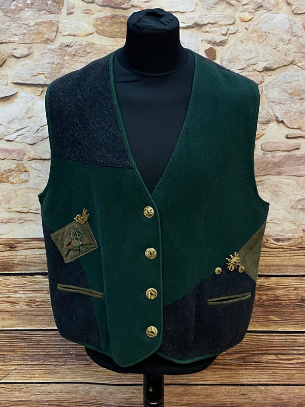 „Vintage Trachtenweste grün Mode aus Salzburg Herren vorne Edelweiß“