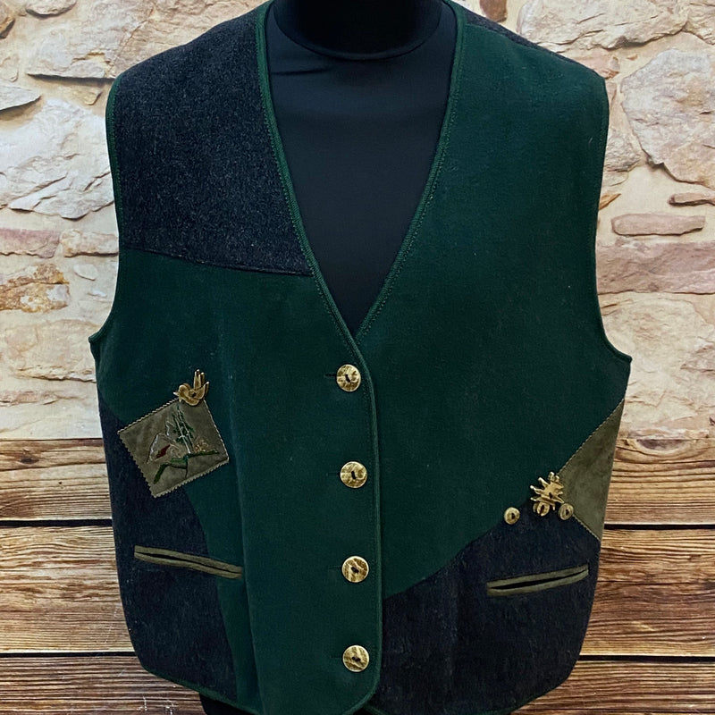„Vintage Trachtenweste grün Mode aus Salzburg Herren vorne Edelweiß“