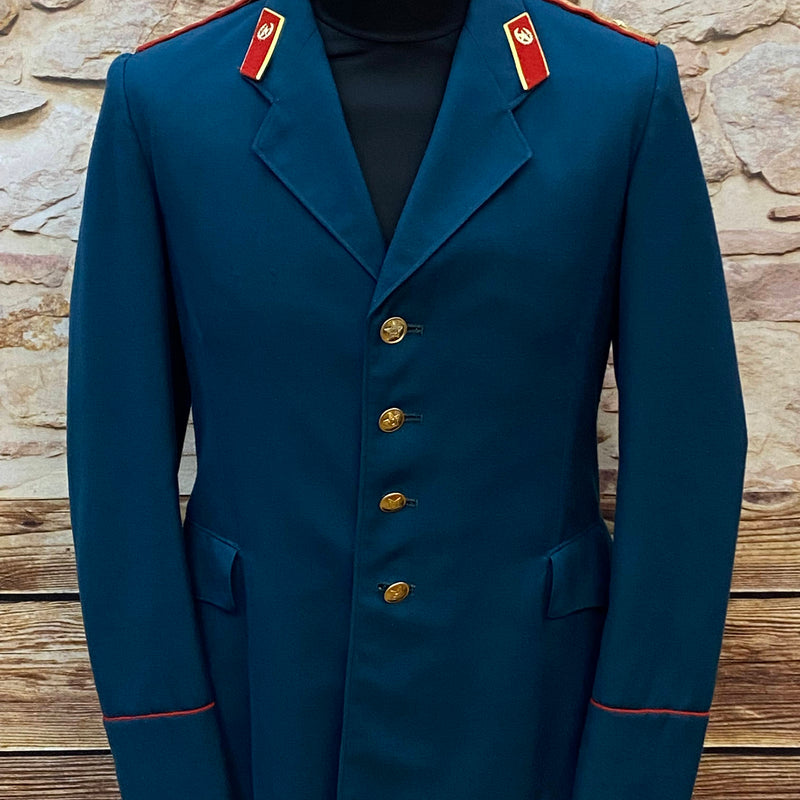 Frontansicht der blauen Vintage Uniformjacke, Größe 50