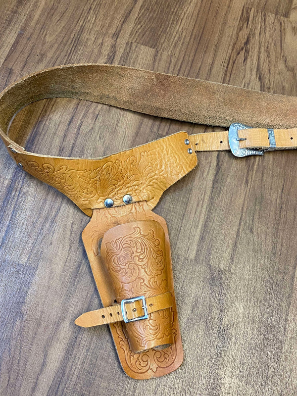 „Vintage Western Lederholster mit passendem Gürtel in Braun aus den 1970er Jahren mit geprägtem Ornament“