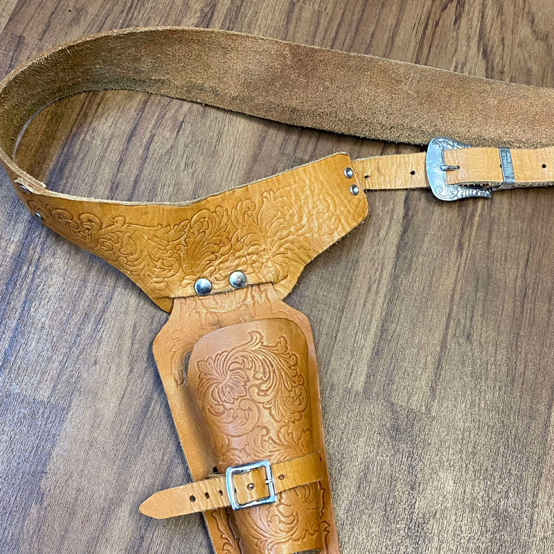 „Vintage Western Lederholster mit passendem Gürtel in Braun aus den 1970er Jahren mit geprägtem Ornament“