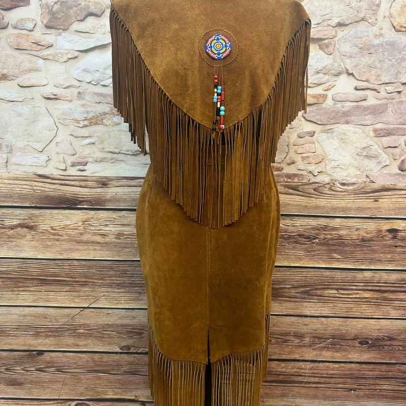 Vintage Wildleder Set Damen 36/38 in Cognac – Fransencape mit Perlenmedaillon, passender Rock mit V-Fransensaum und Reißverschluss, guter Zustand ohne Risse