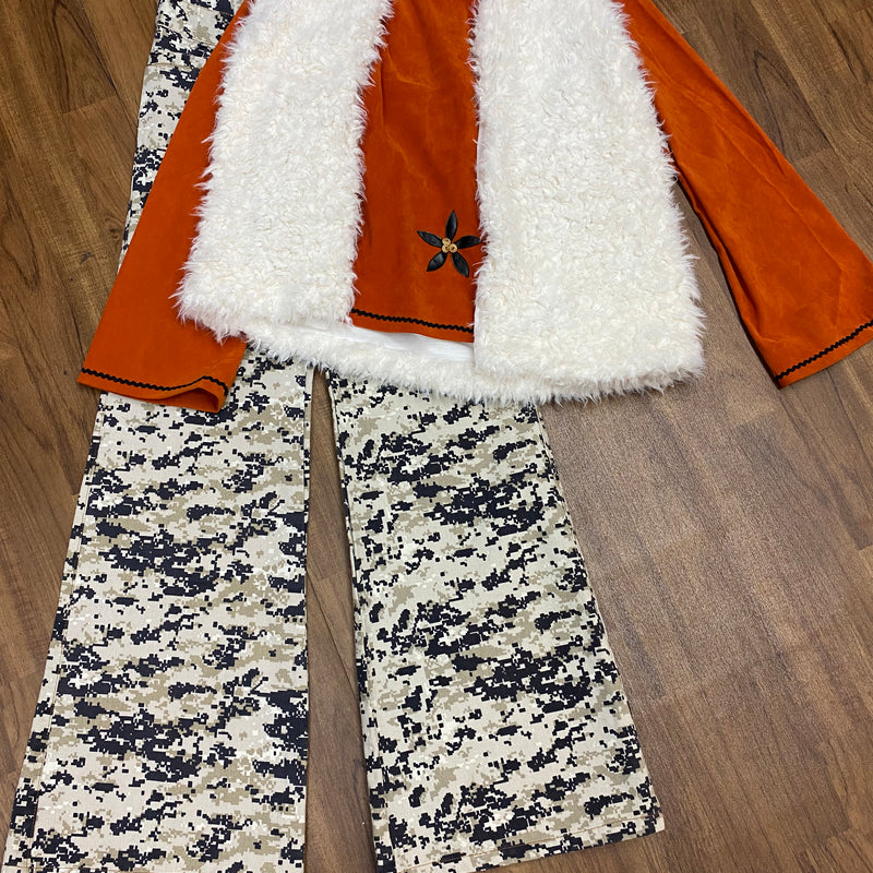 70er Jahre Vintage Kostüm Gr.38 mit Tunika in Orange, helle Fellweste und gemusterte Schlaghose, 
