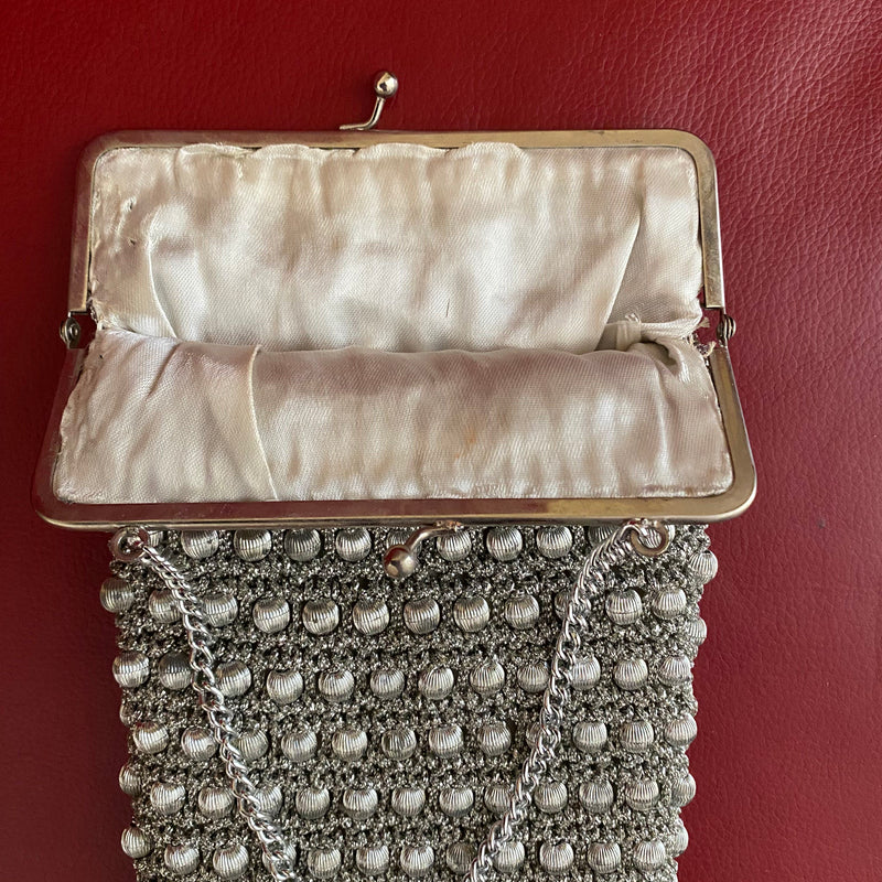 Silberne Vintage-Abendtasche