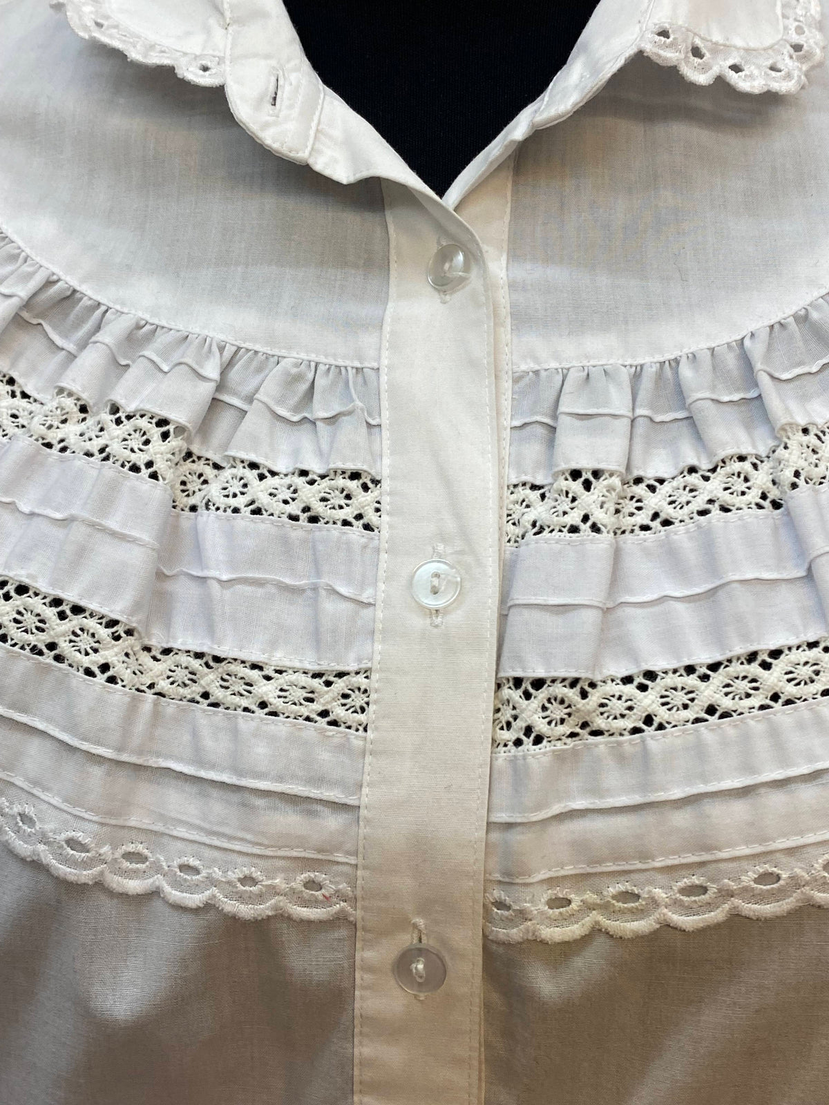 Vintage Bluse mit Spitzenbesatz, Weiß – Größe 46