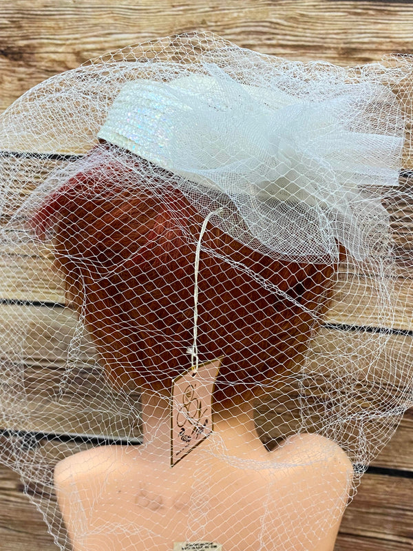 Ungetragener Vintage-Brauthut, „Petite Fleur“ Made in Italy