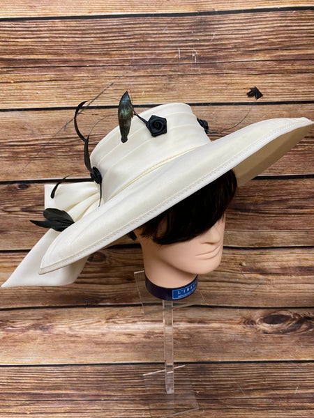 Großer Vintage Brauthut, Damen, Hochzeit, hochwertig, Ivory mit schwarzen Akzenten Gr.57