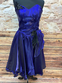 Vintage-Kleid, Cocktailkleid in strahlendem Lila aus den 1980er Jahren, Größe 34