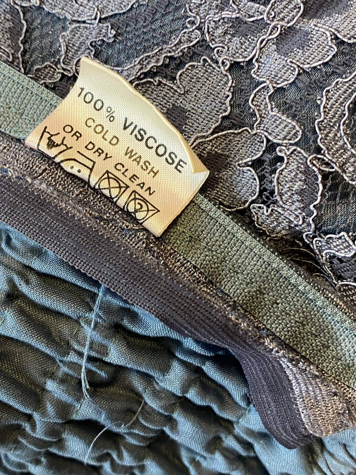 Vintage Cocktailkleid mit Spitzenmuster